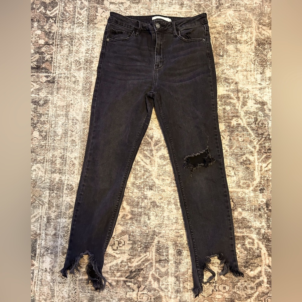 Black ripped skinny jean